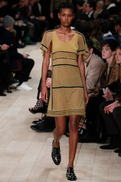 Look 28